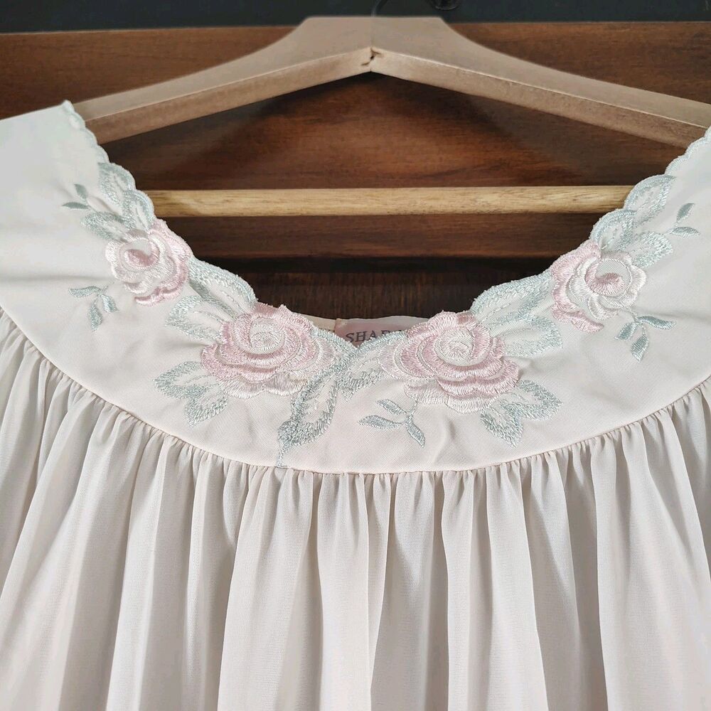 Vintage Shadowline Nylon Nightgown Size L Embroidered Floral Coquette Romantic - Picture 3 of 6